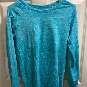 Lululemon size 10 long sleeve